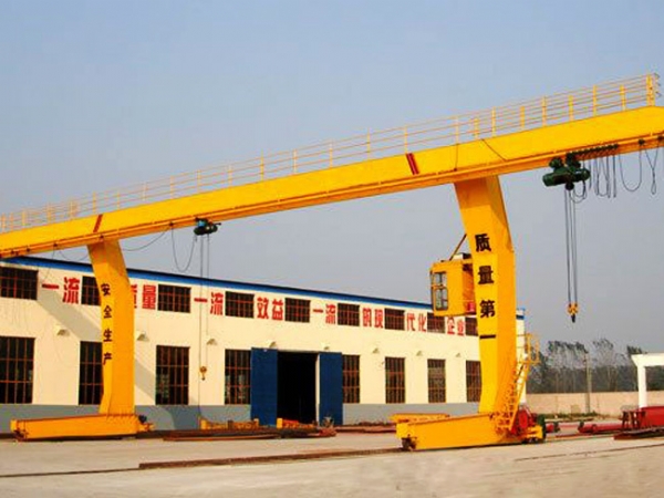 L型門式起重機(jī)